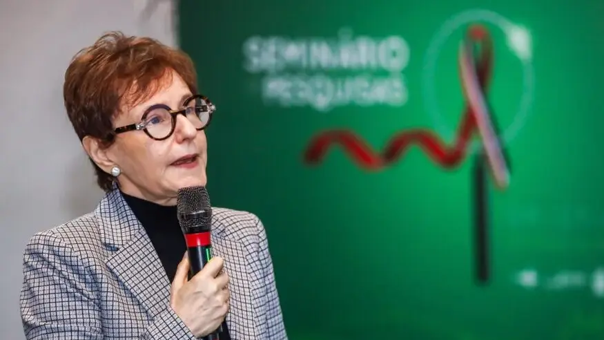 Pesquisadora do INI é destaque no XVII Seminário de Pesquisas em IST/Aids