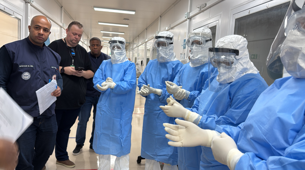 INI/Fiocruz realiza treinamento prático de biossegurança para profissionais do SAMU e fortalece a rede integrada do SUS
